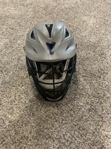 Player's Cascade R Helmet