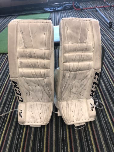 29" CCM  Extreme Flex E3.9 Goalie Leg Pads