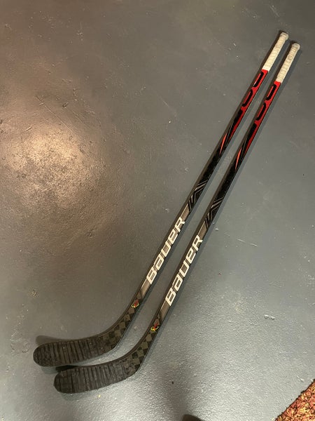 Senior Right Handed P28 Pro Stock Vapor FlyLite Hockey Stick 2 Pack 85 Flex