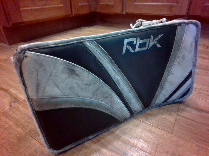 Used Reebok 7K Junior Blocker