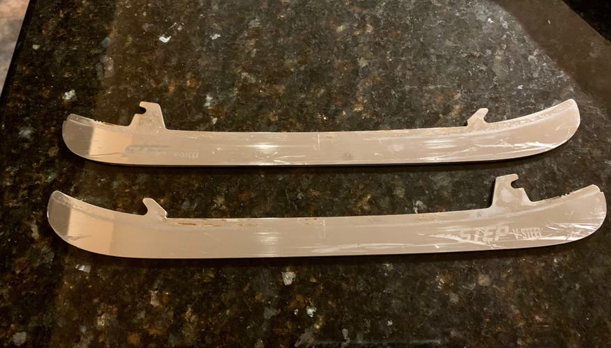 CCM Step Steel V-Steel Speed Blade XS Runner Pair Size: 271mm