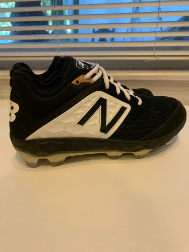 New Balance Black Molded Baseball Cleats Size 9.5