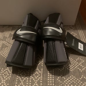 New Medium Nike Vapor Arm Pads