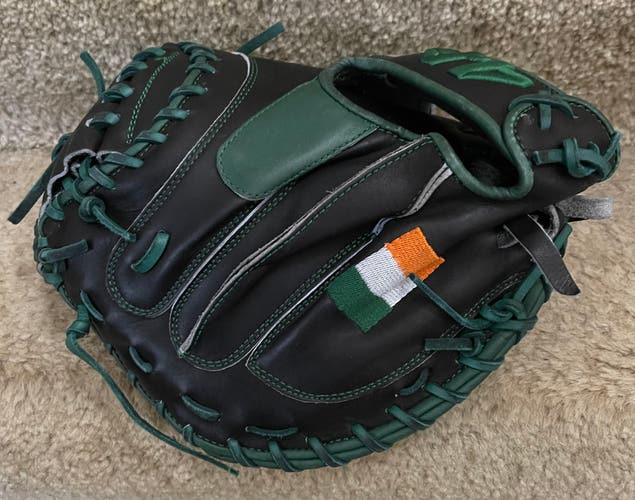 44 Pro catchers mitt 35”