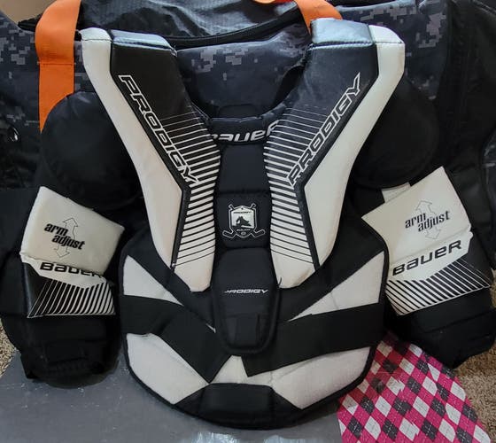 Used Youth Large/XL Bauer Prodigy 3.0 Goalie Chest Protector