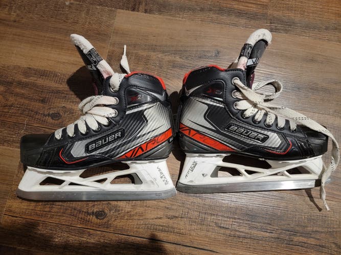 Junior Used Bauer Vapor X2.7 Hockey Goalie Skates Regular Width Size 2