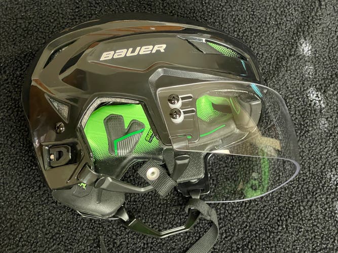 New Medium Bauer Hyperlite Helmet Pro Stock
