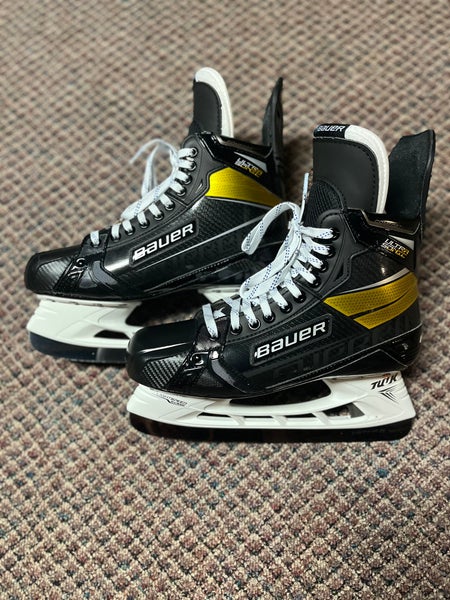 New Bauer Pro Stock Size 9.5 Supreme UltraSonic Hockey Skates