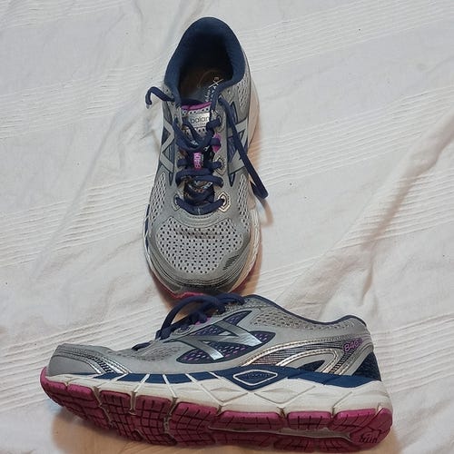 NEW BALANCE 840v3 RUNNING SHOES WOMENS 10 WIDE SNEAKERS