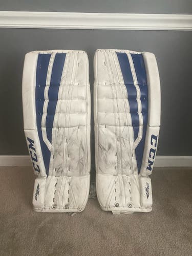 Used 32" CCM Extreme Flex II Goalie Leg Pads