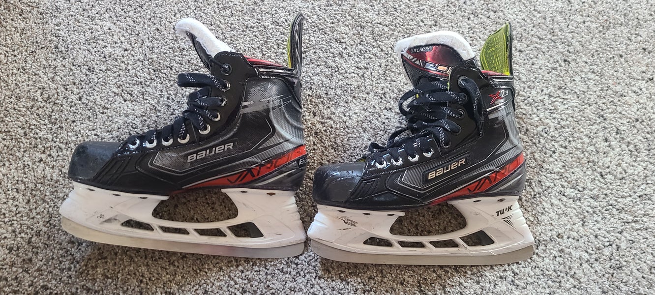 Junior Used Bauer Vapor X2.9 Hockey Skates Regular Width Size 4