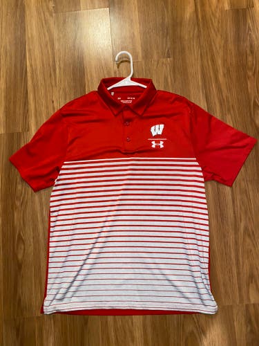 New Wisconsin Badgers Hockey Team Issued Under Armour “The Playoff Polo” Men’s Large Red/Grey
