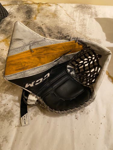 Ccm eflex 5 senior goalie glove