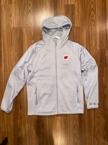 New Wisconsin Hockey Team Issued Under Armour Full Zip FleeceTech Hoodie Jacket Men’s Large Grey