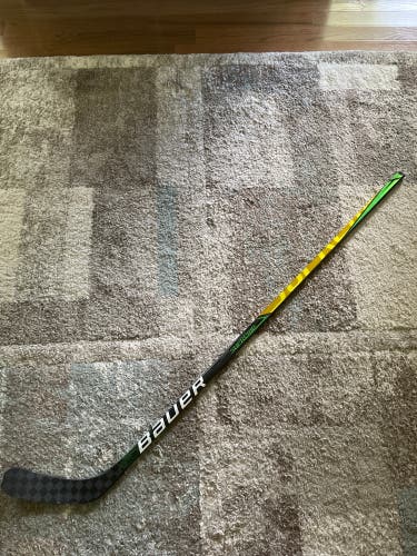 Senior Right Handed P92  Supreme UltraSonic Hockey Stick