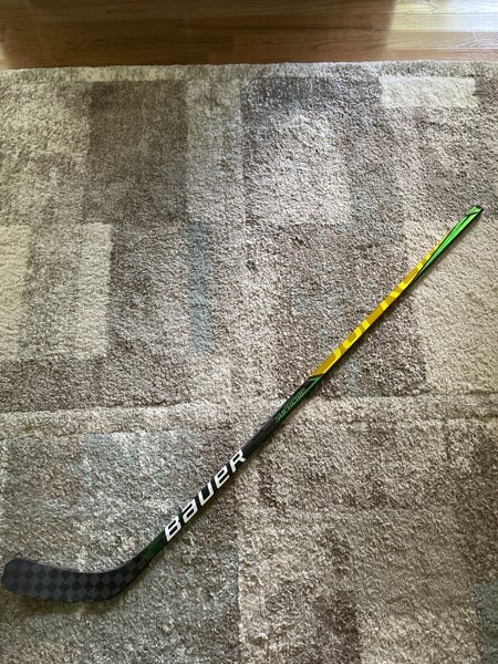 Senior Right Handed P92 Supreme UltraSonic Hockey Stick
