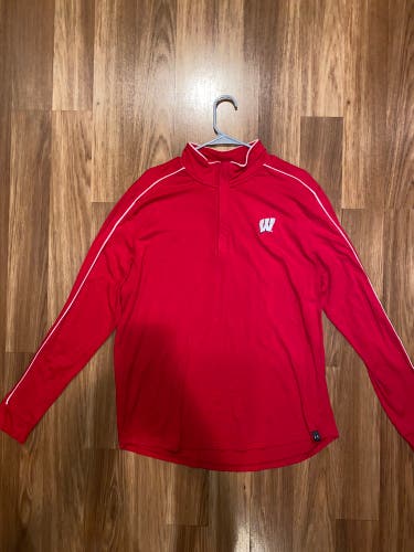 New Wisconsin Hockey Team Issued Under Armour 1/4 Zip Fleece Pull-Over Men’s Lg Red w/ White