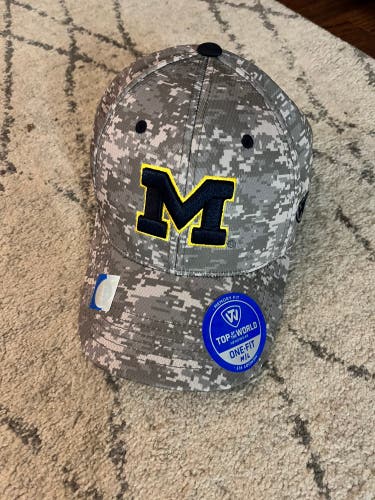 University of Michigan Wolverines Camo Hat