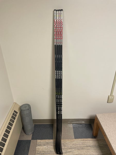 Senior Right Handed P28 Pro Stock Vapor Hyperlite Hockey Stick