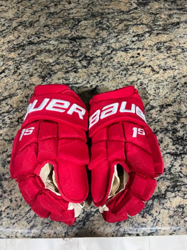 Detroit red wings 1s gloves size 14’ De La Rose