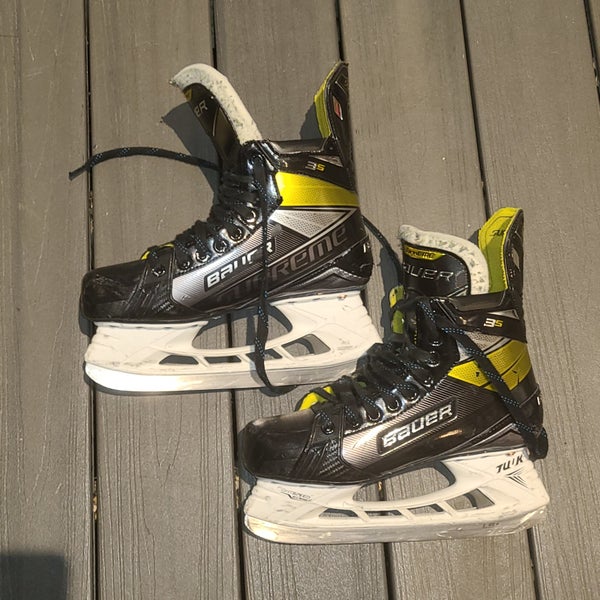 Senior Used Bauer Supreme 3S Hockey Skates Size 7.5