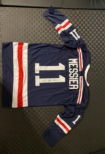 Authentic Mark Messier Autographed Jersey(Price Negotiable)