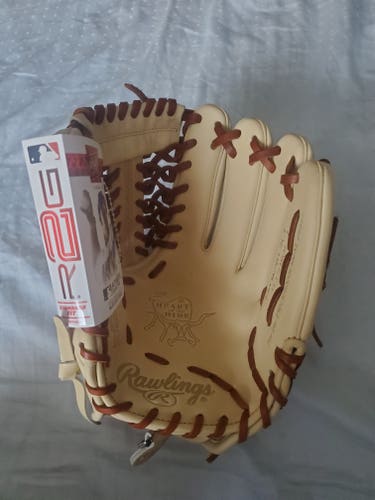 New Rawlings Right Hand Throw Infield Heart of the Hide Baseball Glove 11.75"