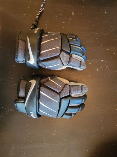 Used Player's Nike Vandal Lacrosse Gloves 10"