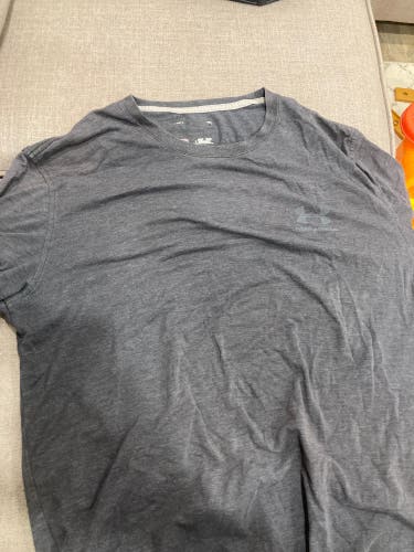 Gray Used Medium Under Armour Shirt