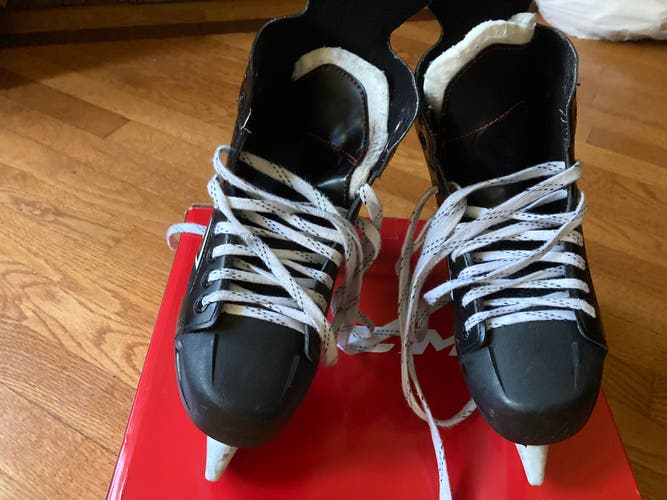 Used CCM Regular Width  Size 7 JetSpeed FT440 Hockey Skates