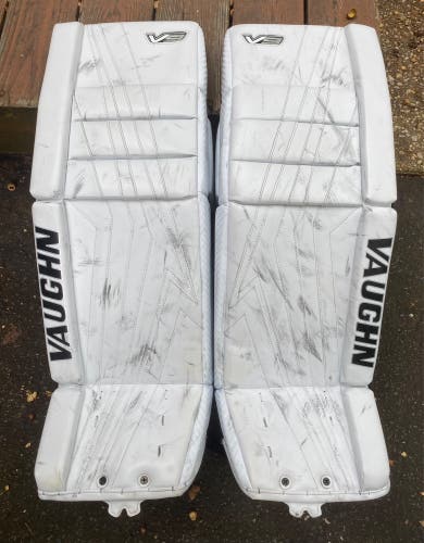 Vaughn Velocity V9 Pro Carbon leg pads 33+1.5" Senior