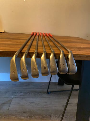 Men's Left Hand Senior Flex Graphite Shaft G20 Iron Set