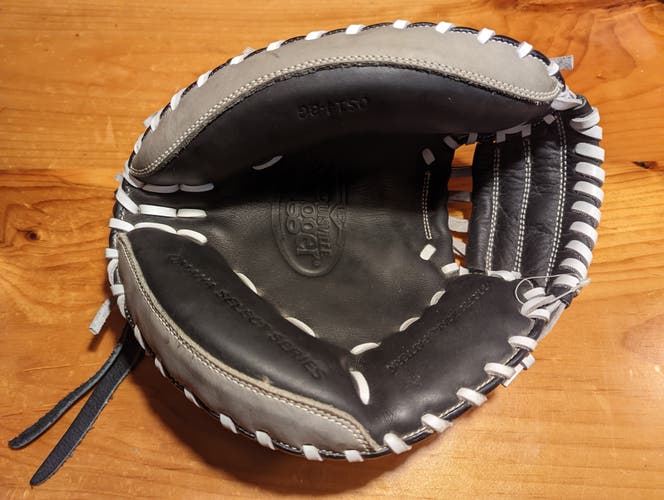 New (Other) Louisville Slugger Right Hand Throw Catcher's Omaha Select Baseball Glove 31"