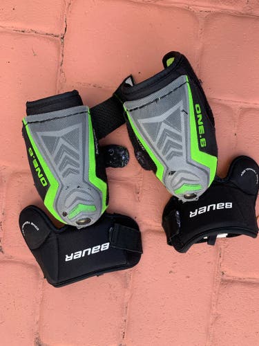 Used Small Bauer  Supreme Elbow Pads