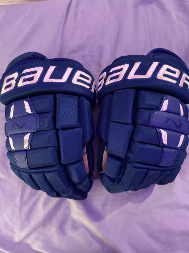 Bauer 13" Nexus N2900 Gloves