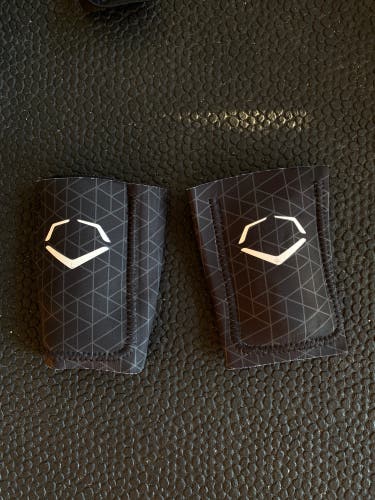 New Senior EvoShield Wrist Guards