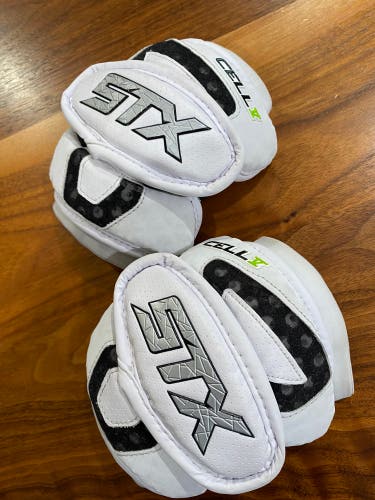 Used Small STX Cell V Elbow Pads