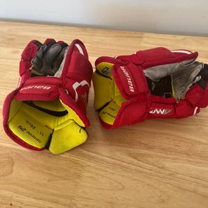 Used Bauer Supreme 2S Gloves 11"