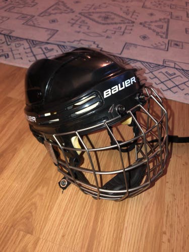 Used Medium Bauer 4500 Helmet