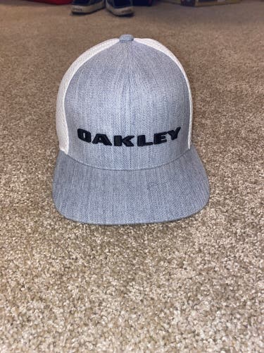 Oakley SnapBack Hat