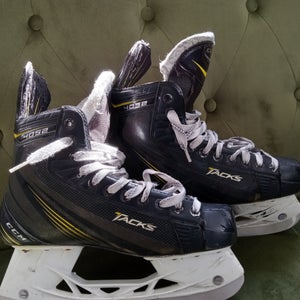 Senior Used CCM Tacks 4052 Hockey Skates Regular Width Size 8