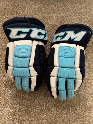 Pro Stock CCM U+ Crazy Light Gloves St. Michael's Majors