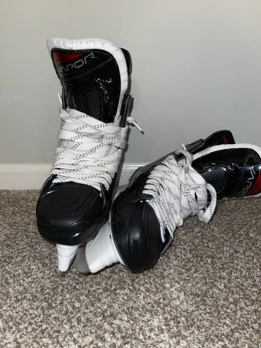 Used Bauer Regular Width  Size 11 Vapor 3X Hockey Skates