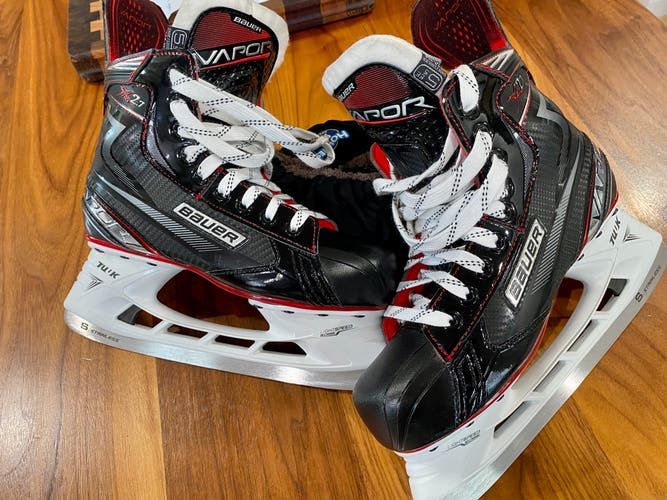 New Bauer Vapor X2.7 Hockey Skates Size 5.5 EE
