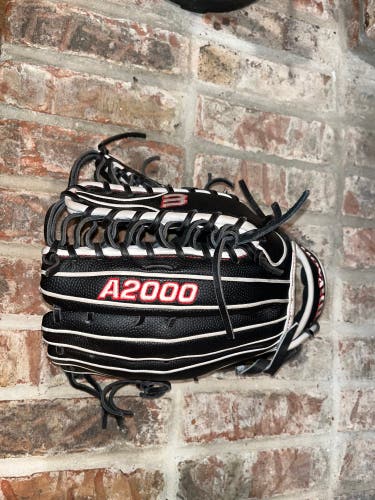 Used Outfield 12.75" A2000 Baseball Glove
