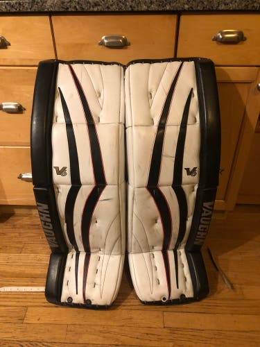 Vaughn V6 34+2 1100 pro leg pads
