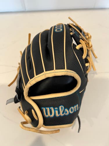 Infield 11.5" DP15 A2000 Baseball Glove