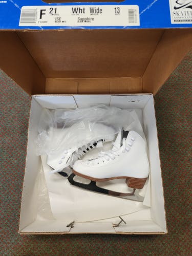 New Riedell 21 Figure Skates Size 13 White
