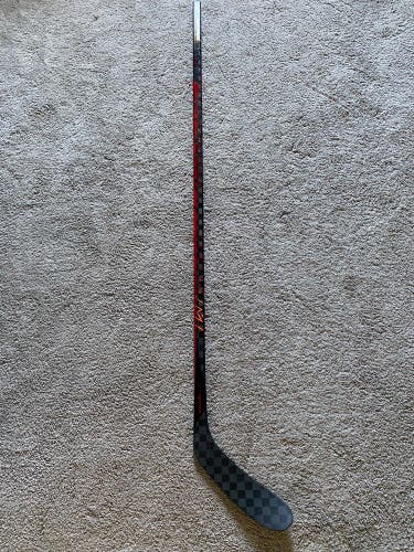 Senior Left Hand P28 Pro Stock Jetspeed FT4 Pro Hockey Stick