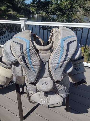 Used Large Vaughn Velocity V6 Goalie Chest Protector